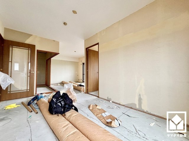 グランデュール鴨川1番館の居間・リビング