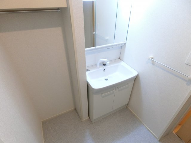 プロムナード滝谷の独立洗面台|同施工会社のイメージ写真