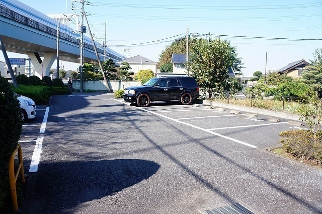 イーストレジデンスⅡの駐車場
