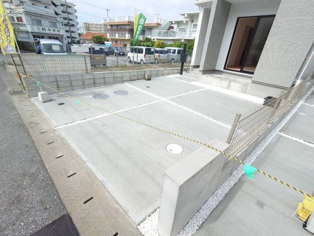 ＋＋南風原町新川-A号棟（全３棟）の駐車場|駐車場があります