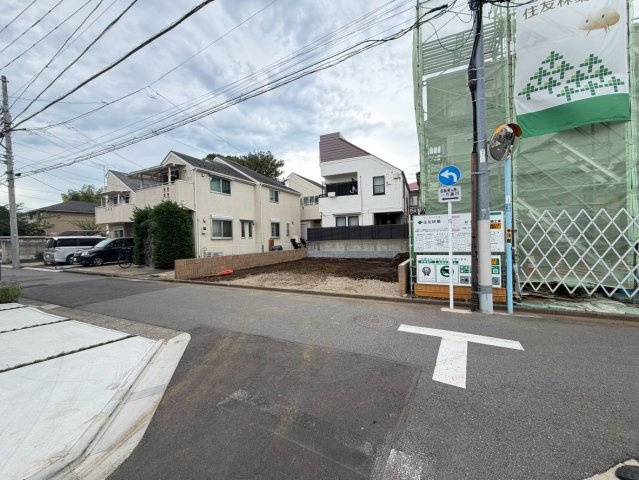 杉並区本天沼1丁目　新築戸建の前面道路含む現地写真|現地写真

現地ご見学希望・資料請求などお気軽にお問い合わせ下さい！
03-5990-5201