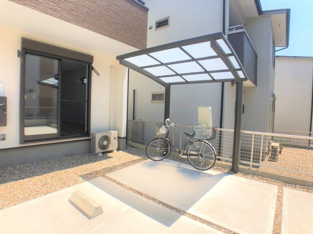 リベルテの駐車場