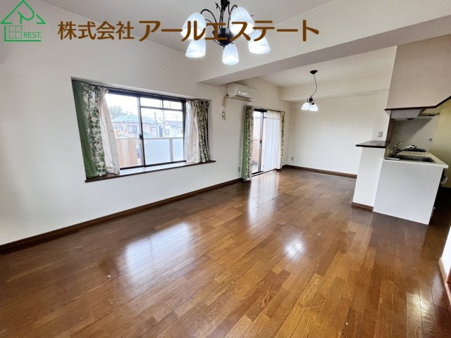 エメラルドマンション東加古川　　中古マンションの居間・リビング