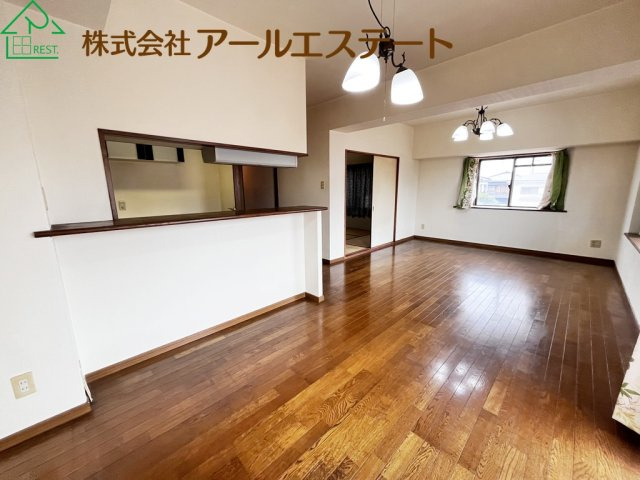 エメラルドマンション東加古川　　中古マンションの居間・リビング
