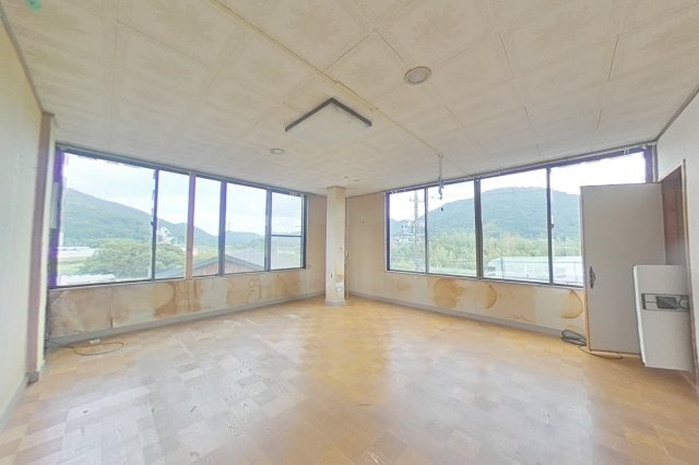 ６７３５９　岐阜市中川原中古戸建ての洋室