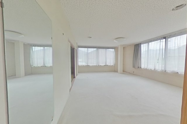 ６７３５９　岐阜市中川原中古戸建ての洋室