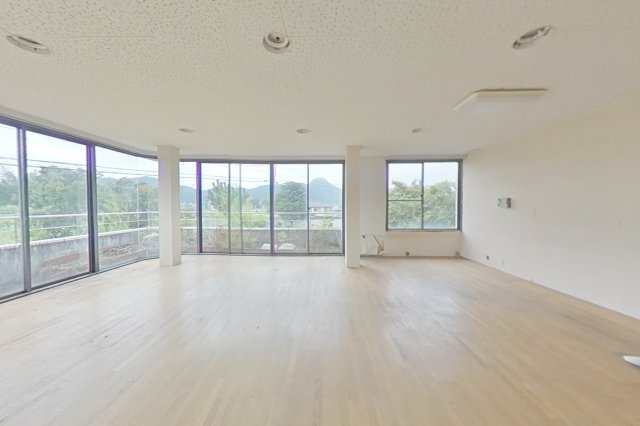 ６７３５９　岐阜市中川原中古戸建ての洋室