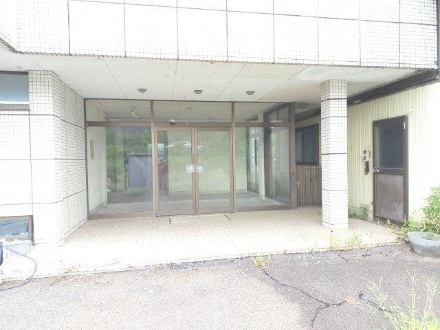 ６７３５９　岐阜市中川原中古戸建ての玄関
