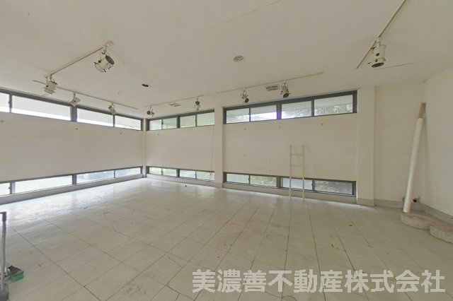 ６７３５９　岐阜市中川原中古戸建ての内装