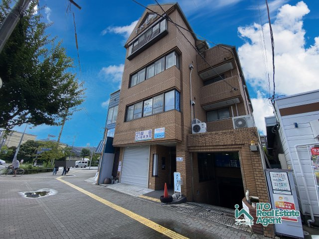 TKビルの外観