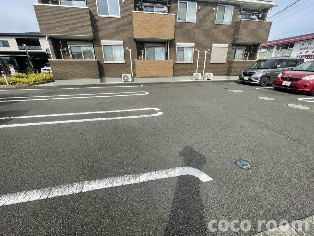 ソレイユの駐車場