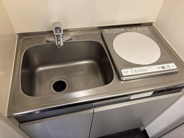 新宿区住吉町の店舗事務所のキッチン