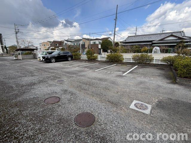 エステートＫＯＩＫＥの駐車場