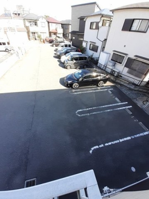 【駐車場】 | ソレイユ土山Ⅰ | 駐車場があるので、車を買う予定の方も安心です