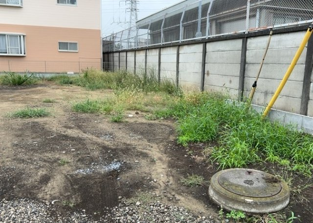【駐車場】 | 駐車場と明記されていても、最小スペースでつくられた駐車場だと大型車は駐車できなかったり、出入りしにくくなったりする可能性があります。お車のサイズと購入したい物件の駐車場のサイズを現地で確認しましょう。