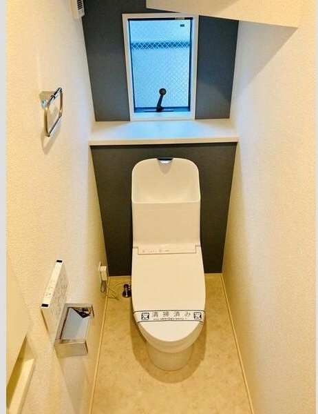 中里戸建のトイレ