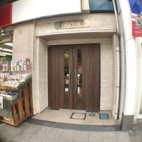 新八ビル1号館のエントランス|お洒落なエントランス♪