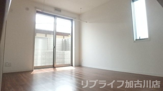 若宮テラスハウスの居間・リビング
