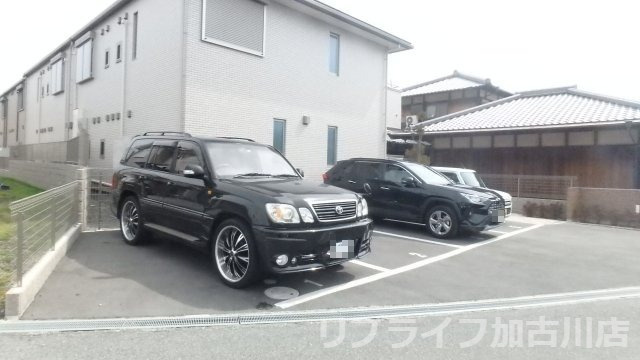 若宮テラスハウスの駐車場