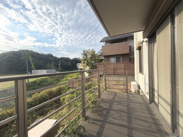神戸市垂水区桃山台４丁目戸建のバルコニー