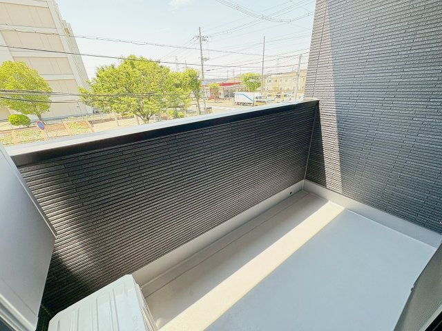 レジデンス荒牧のバルコニー|陽当たり良好なバルコニーです