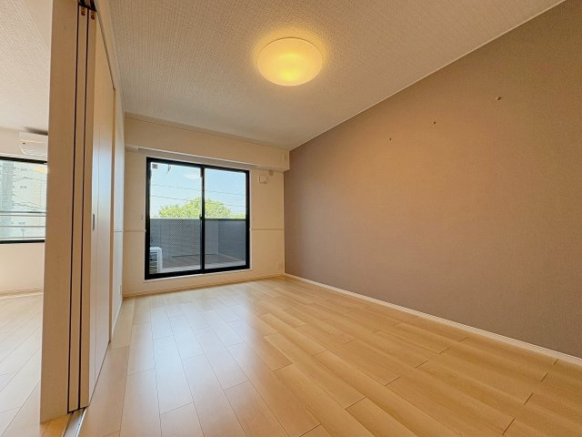 レジデンス荒牧の内装|明るい室内です