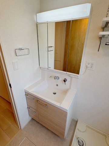 レジデンス荒牧の洗面所|使いやすい洗面所です