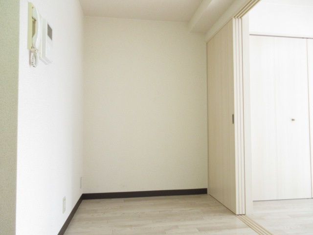 MAEKAWA BLDの内装