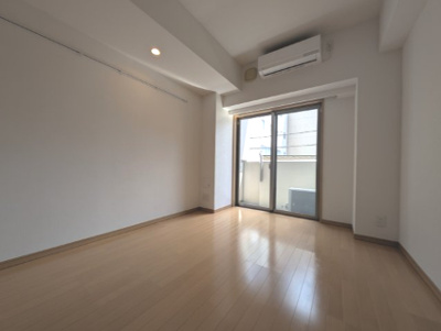 【居間・リビング】 | リージア代々木 | ※同じ建物の別のお部屋の写真です。
