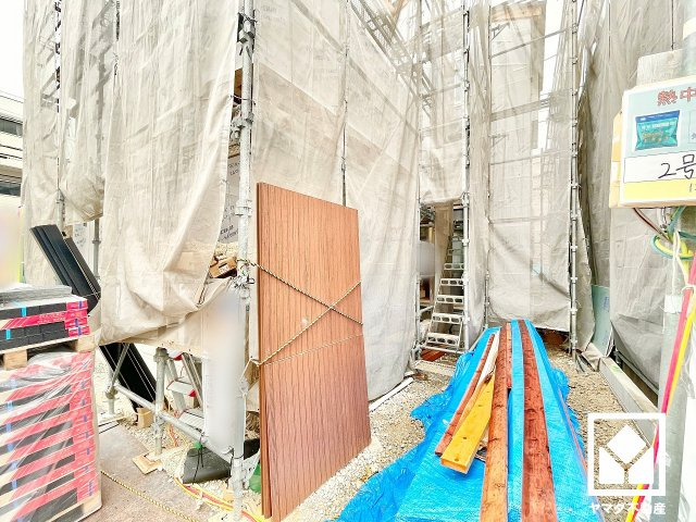 尼崎市水堂町２丁目の外観|トイレが1階・2階の2か所に設置されているので、朝の忙しい時間帯も混雑を避けやすい間取りです。毎日使う場所だからこそ、快適性にも配慮されています。