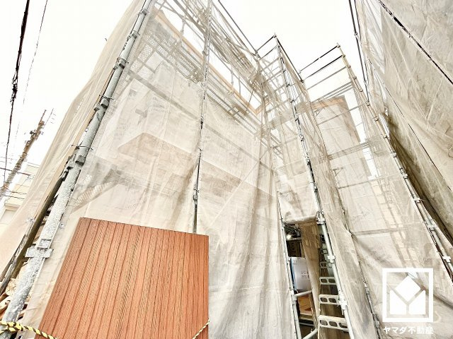 尼崎市水堂町２丁目の外観|収納力のあるウォークインクローゼット付き。お洋服はもちろん、スーツケースなどの大物もしっかり収納できます。