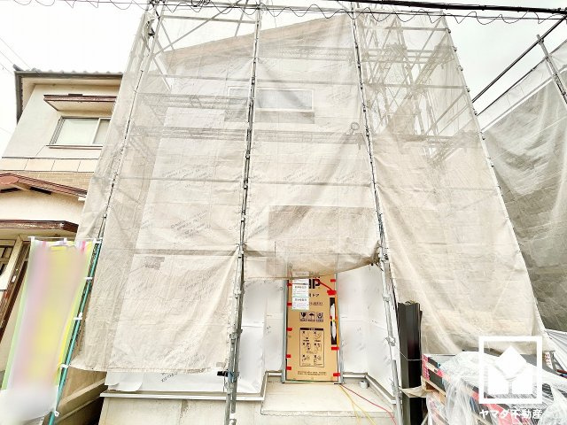 尼崎市水堂町２丁目の外観|広々18.7帖のLDKが魅力。家族全員がリラックスできる、ゆったりとした快適リビングで温かい団らんの時間を。