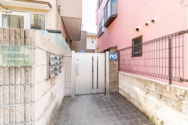 Ｃａｍｐａｎｅｌｌａ小田急相模原３のエントランス