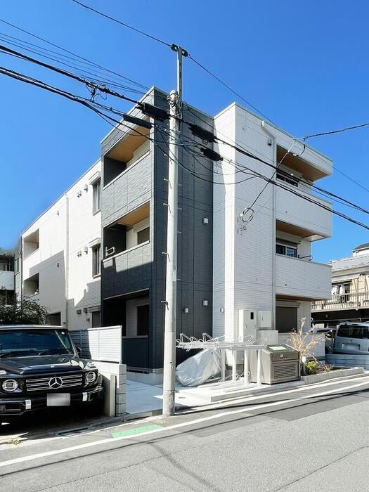アヴァンス東日暮里の外観