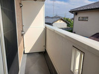 外からの目が気にならないバルコニーで洗濯物が干せます
