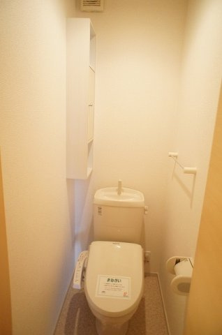 シンプルで使いやすいトイレです