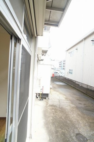 落ち着いた時間を過ごせるバルコニーです