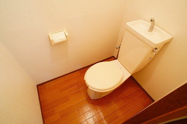 シンプルで使いやすいトイレです