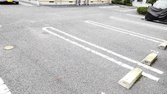 駐車場があるので、車を買う予定の方も安心です