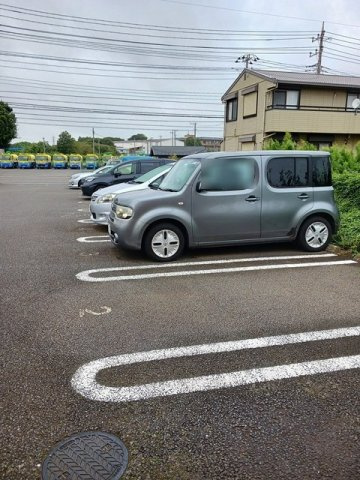車をお持ちの方に嬉しい駐車場付きの物件です