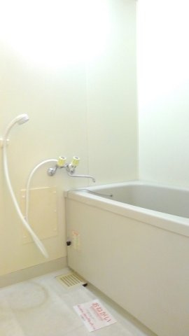 コンパクトで使いやすいお風呂です