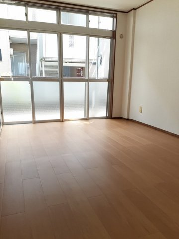 こちらの居間で趣味の時間をお楽しみください