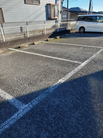 駐車場があるので、車を買う予定の方も安心です