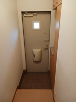 毎日通る玄関はこちらです