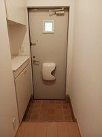 落ち着いた玄関です
