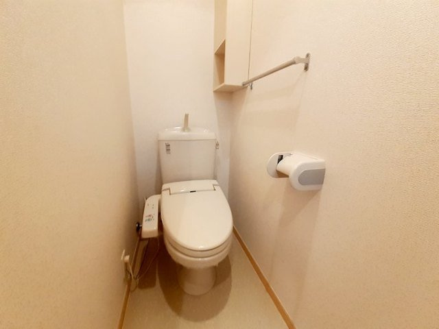 コンパクトで使いやすいトイレです