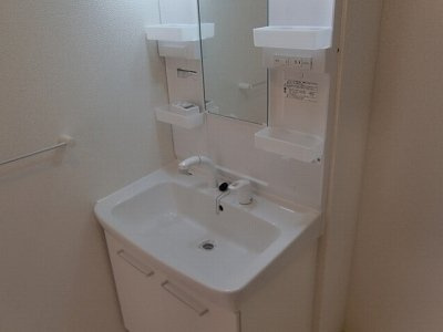 明るい洗面所です