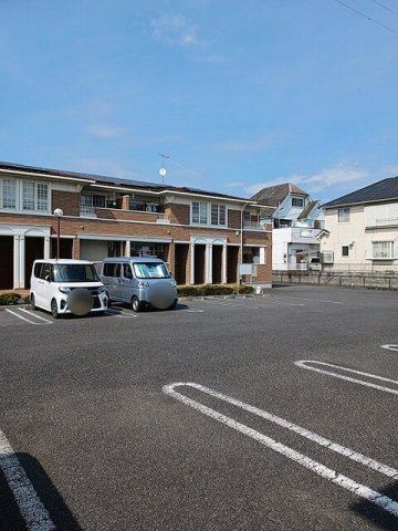 駐車場があるので、車を買う予定の方も安心です