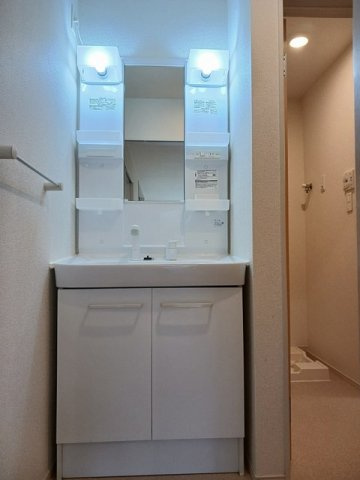 明るい洗面所です