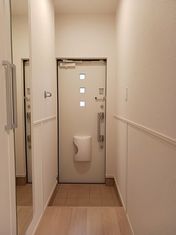 収納もある玄関です